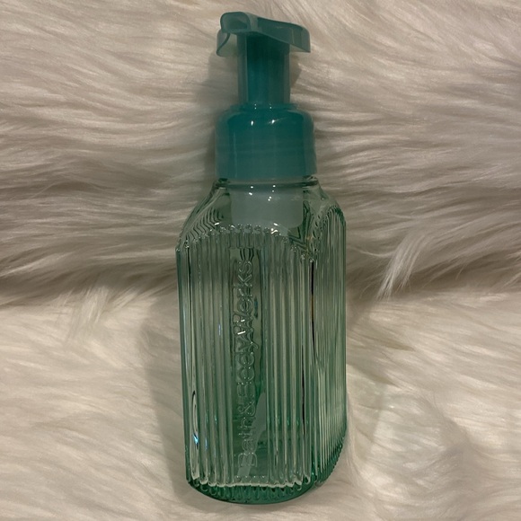 ‘Sage’ Vertical Lines Gentle & Clean Foaming Hand Soap Dispenser by BBW, NWTags - Picture 5 of 9